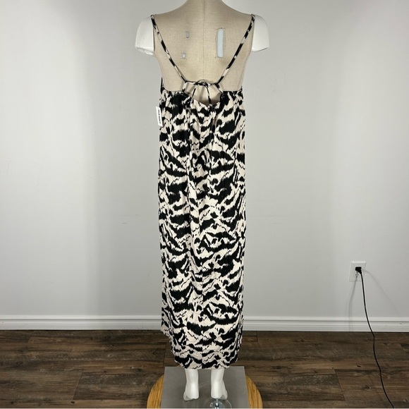 💕 NWT Old navy Black and White Maxi Dress S - Picture 4 of 14